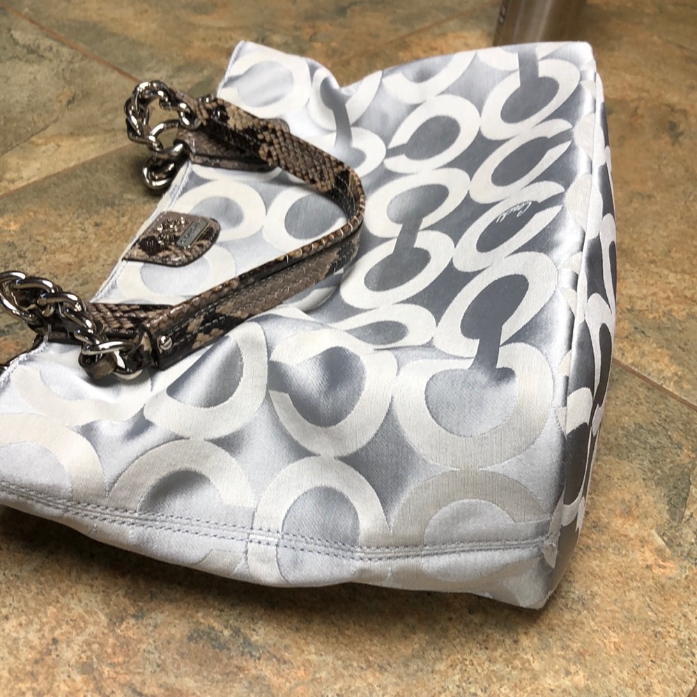 Coach bag 💯 authentic - Picture 6 of 8
